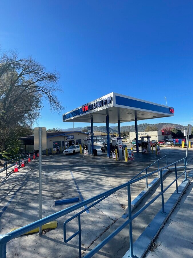 15105 Lakeshore Dr, Clearlake, CA 95422 Gas & Food Stop