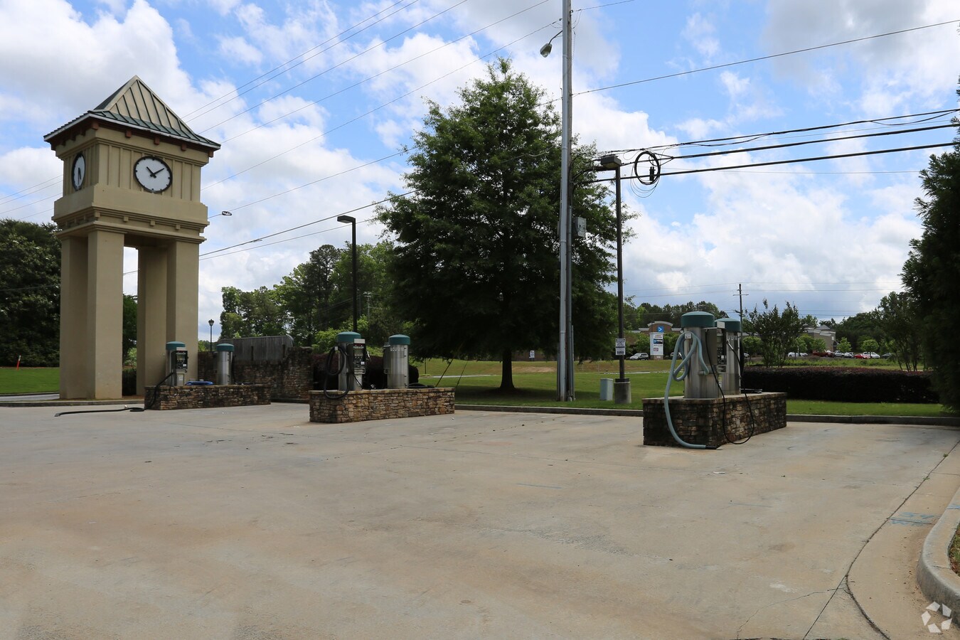 3182 Cobb Pky NW, Kennesaw, GA 30152 Clock Tower Carwash