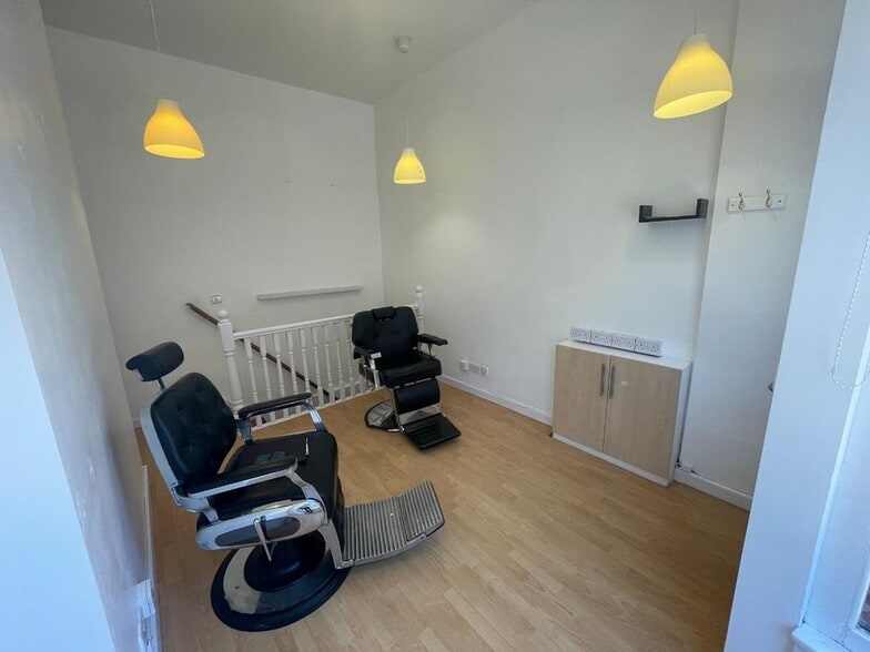 1-3 Dalgety Av, Edinburgh for lease - Building Photo - Image 2 of 7