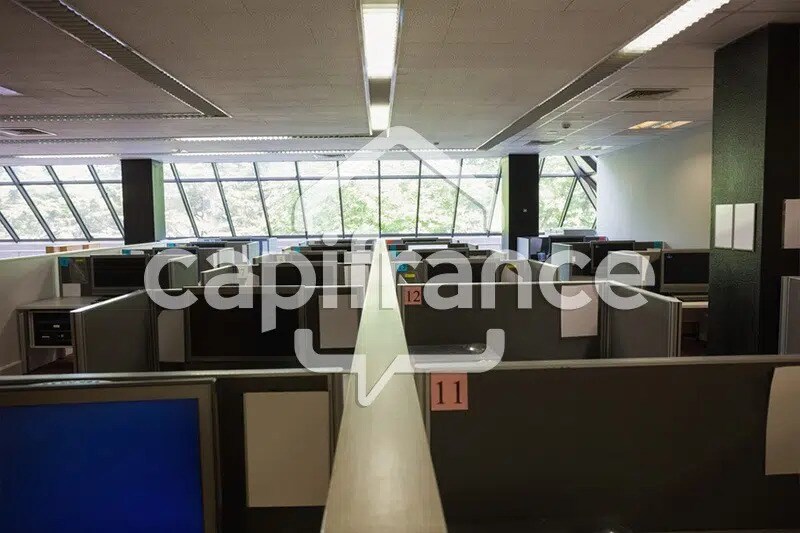 Office in Beynost for lease - Interior Photo - Image 2 of 2