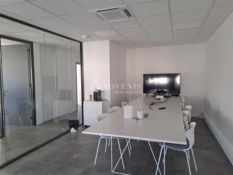 Flex in Sainte-Luce-sur-Loire for lease - Building Photo - Image 2 of 12