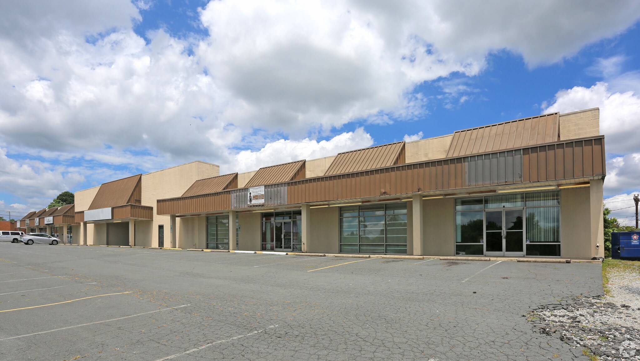 1229 S Main St, High Point, NC for sale Primary Photo- Image 1 of 1