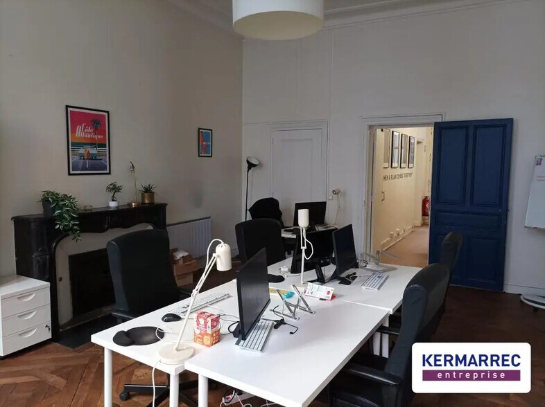 Office in Nantes for lease - Building Photo - Image 2 of 9