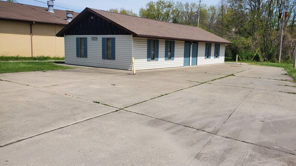 4383 Elyria Ave, Lorain, OH for sale - Building Photo - Image 1 of 1