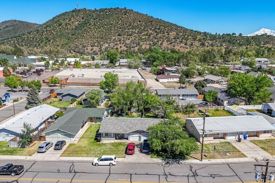 Yreka 66 Inc.-66 units-15 Buildings portfolio of 4 properties for sale on LoopNet.com - Building Photo - Image 2 of 31