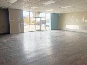 2321 Sir Barton Way, Lexington, KY for lease Interior Photo- Image 2 of 4