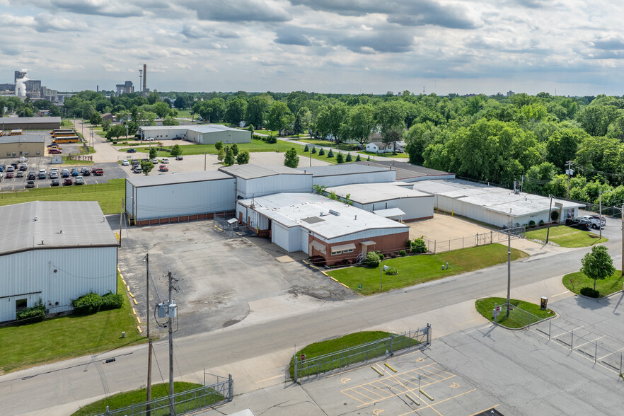 Industrial Warehouse - Commercial Real Estate