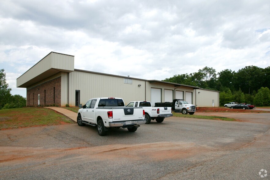 1621 Poplar Dr, Greer, SC 29651