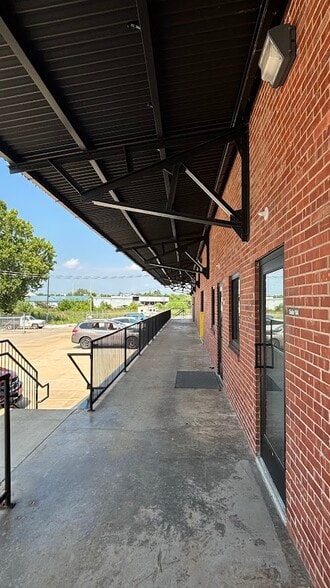 224 N Stewart Ave, Springfield, MO for lease - Building Photo - Image 3 of 19