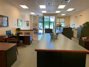 650 E Terra Cotta Ave, Crystal Lake, IL for lease Interior Photo- Image 2 of 9