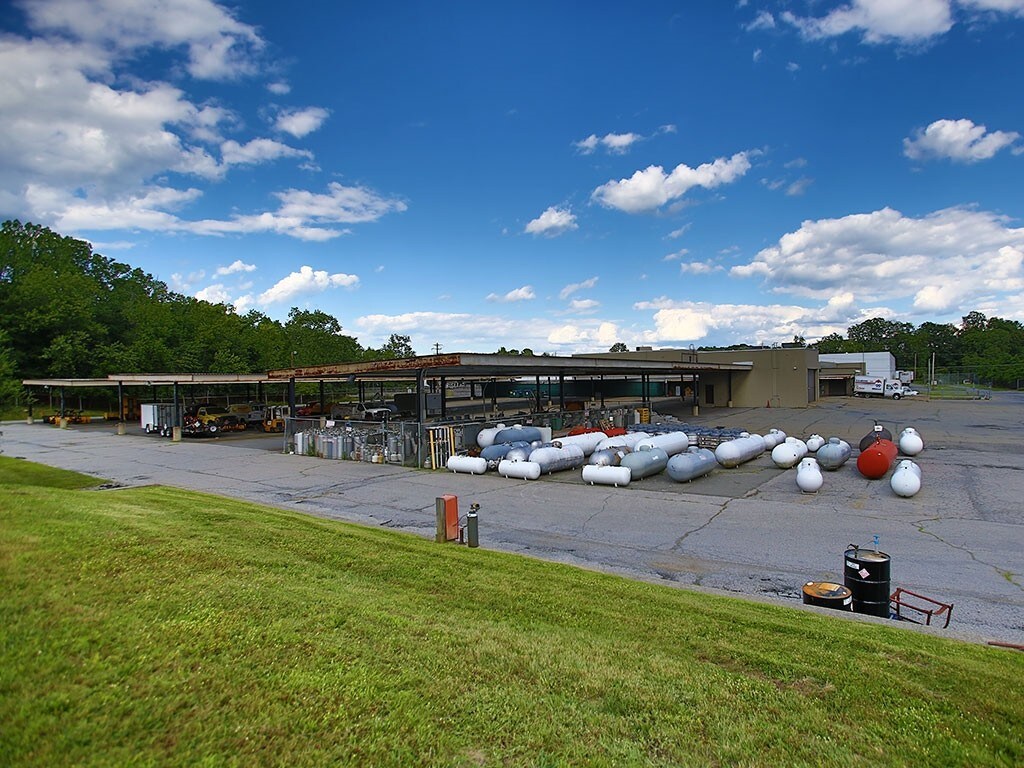 52 Industrial Pl, Middletown, NY for sale Primary Photo- Image 1 of 1