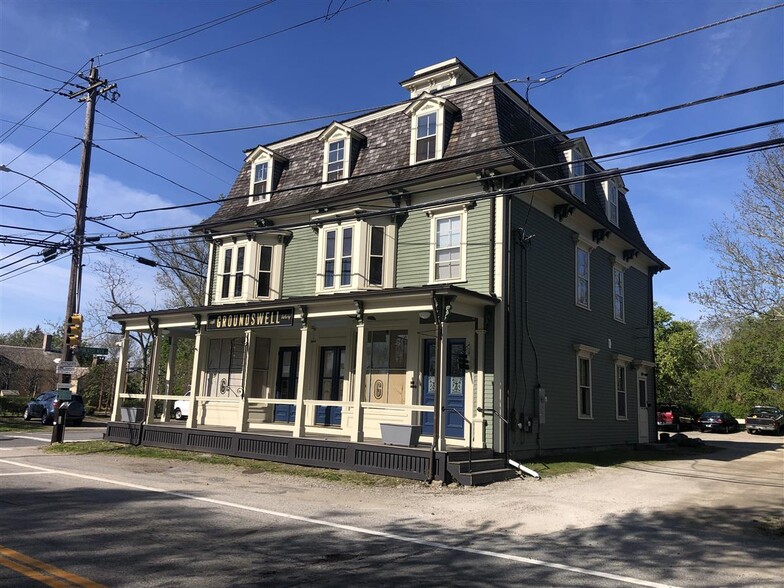 3883 Main Rd, Tiverton, RI for sale - Building Photo - Image 1 of 1