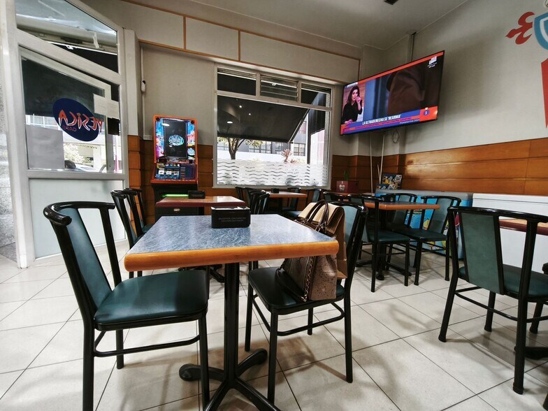 Retail in Vigo, Pontevedra for sale - Interior Photo - Image 1 of 27