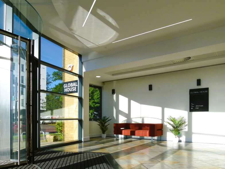 High St, Crawley for lease - Interior Photo - Image 1 of 5