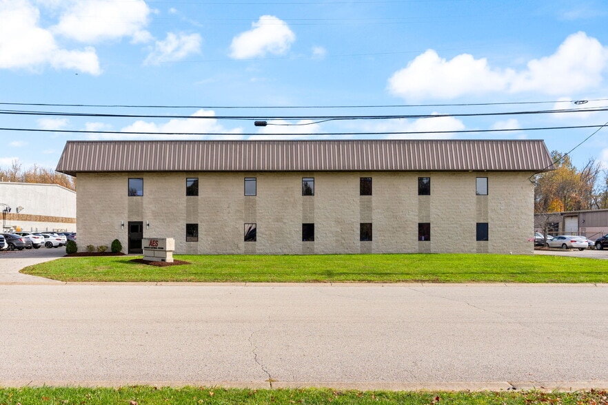 3312 Gilmore Industrial Blvd, Louisville, KY for lease - Building Photo - Image 2 of 62