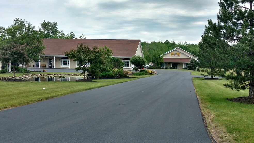 6597, 6599, and 6601 South Transit Road portfolio of 3 properties for sale on LoopNet.com for sale - Main Property Entrance - Image 1 of 5