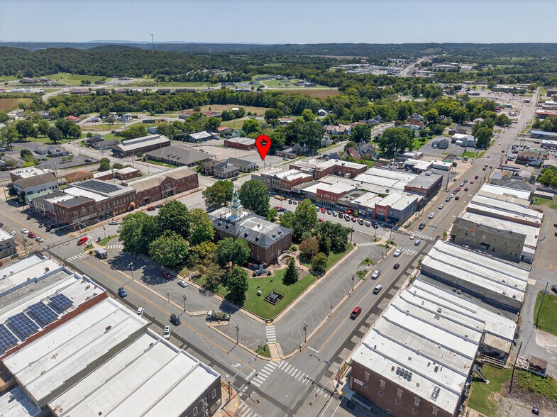 207 Elk Ave S, Fayetteville, TN for sale - Building Photo - Image 2 of 50