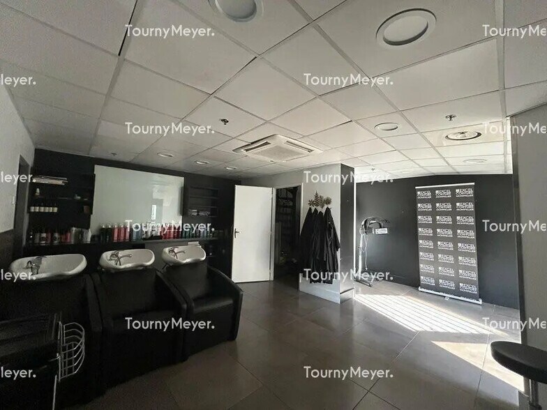 Retail in Montpellier for lease - Building Photo - Image 1 of 2