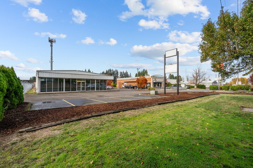 999 N 1st St, Silverton, OR for sale - Building Photo - Image 3 of 26