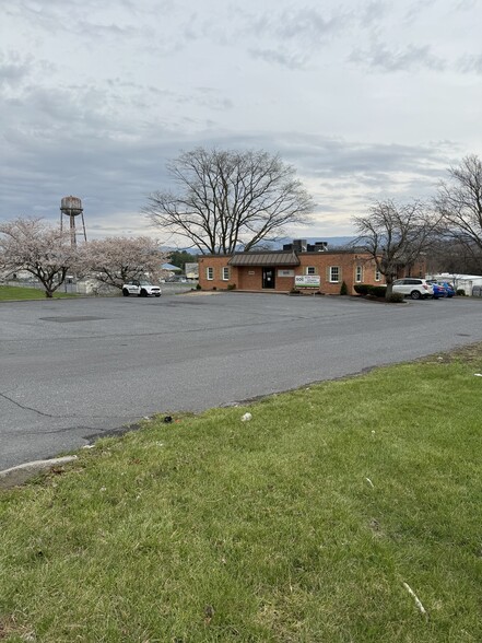 3060 N Valley Pike, Harrisonburg, VA for lease - Building Photo - Image 1 of 9