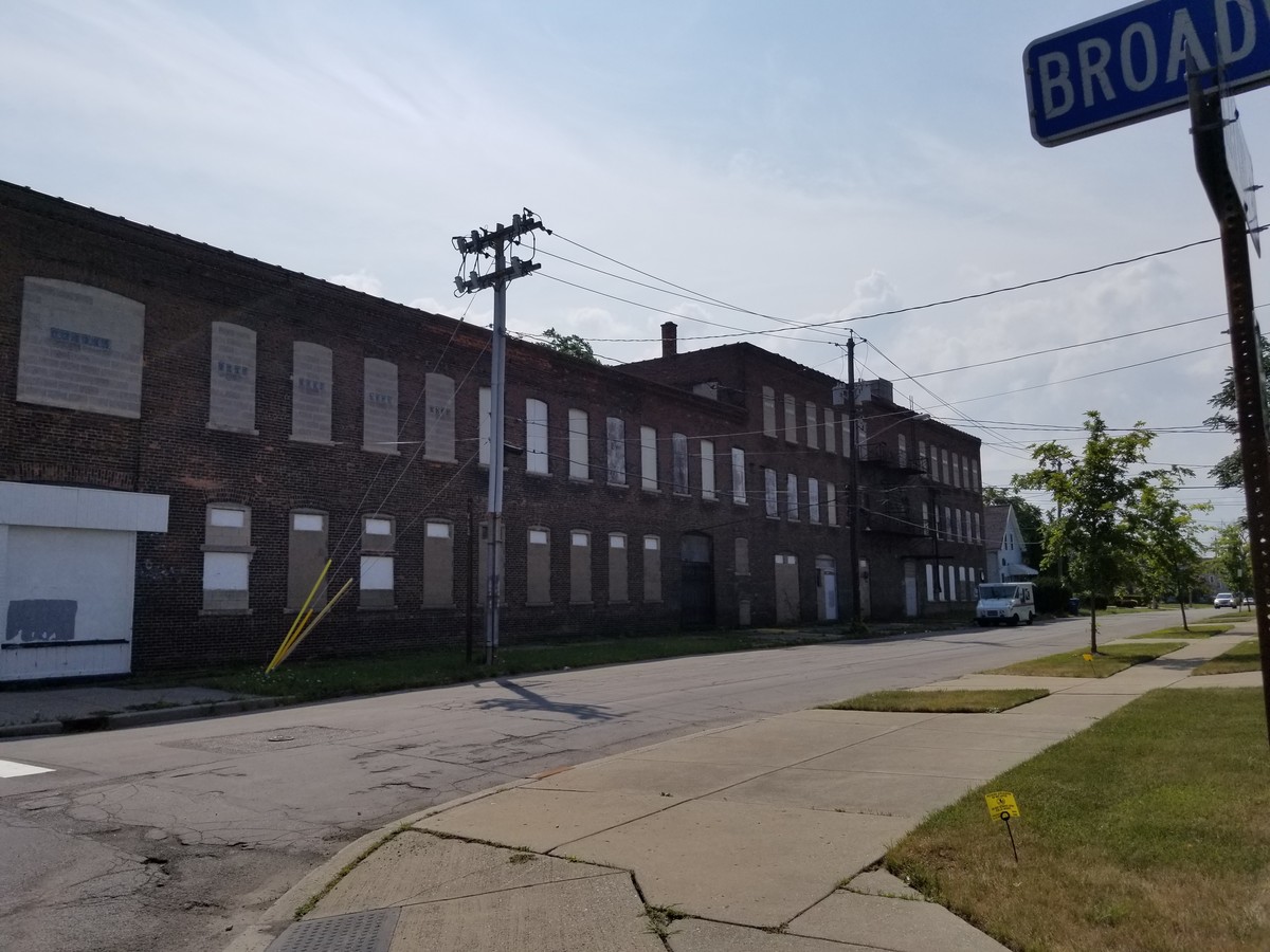 343345 Broadway St, Buffalo, NY 14204