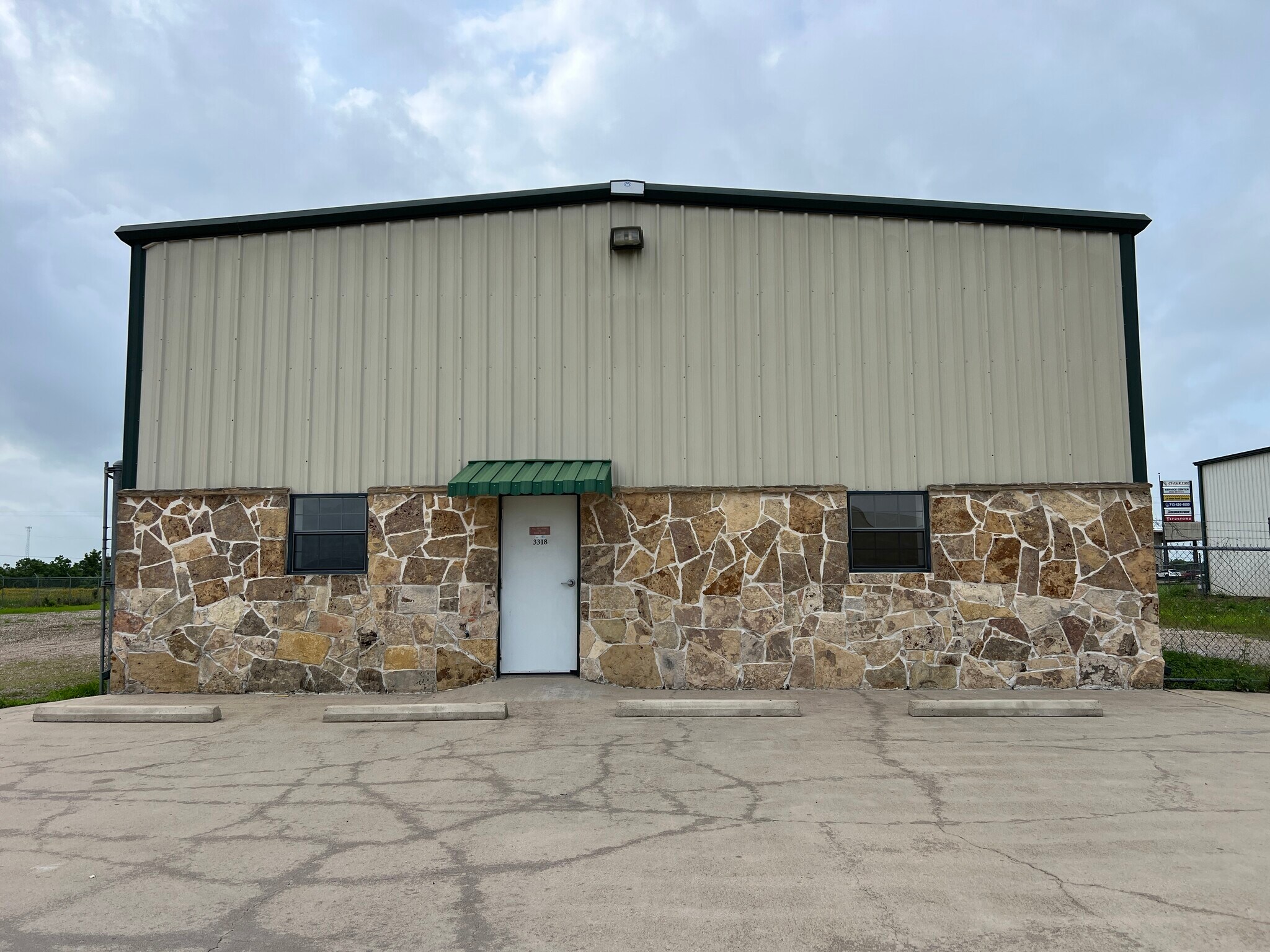 3318 Dwayne Rd, Rosharon, TX for lease Primary Photo- Image 1 of 12