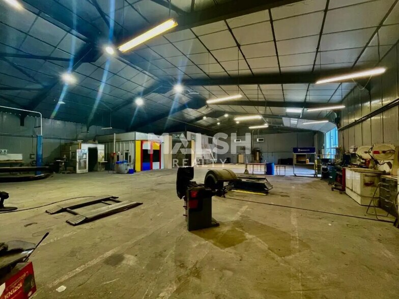 Flex in Givors for sale - Interior Photo - Image 2 of 13