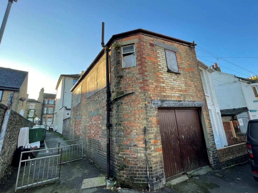 44 Queen St, Folkestone for sale Primary Photo- Image 1 of 1