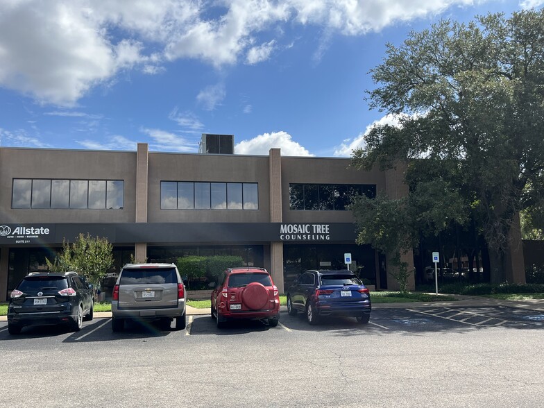 2600 N Gessner Rd, Houston, TX for lease - Building Photo - Image 2 of 6