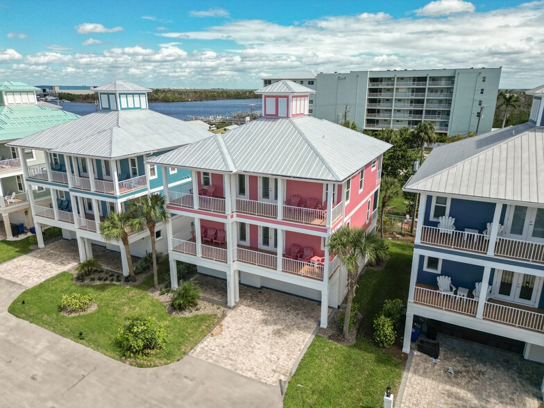 276 Delmar Ave., Fort Myers Beach, FL for sale - Primary Photo - Image 1 of 1