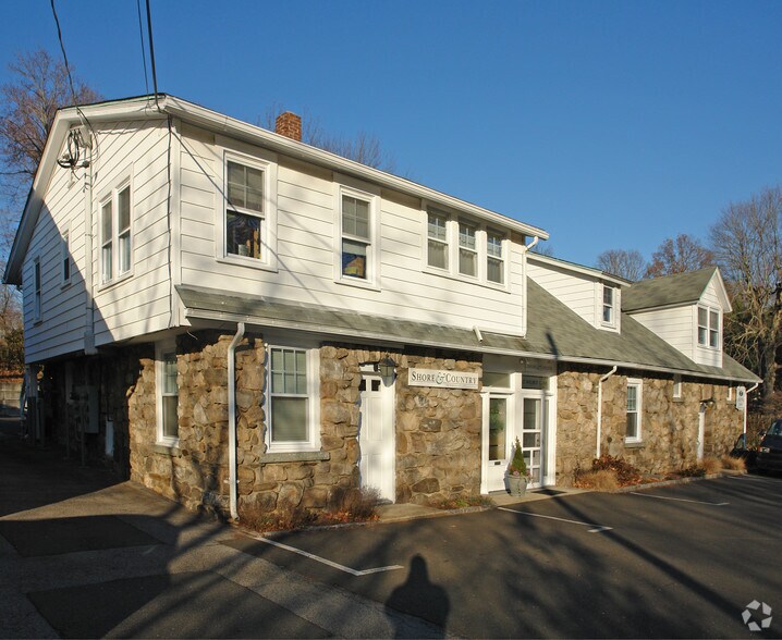 17 Wilmot Ln, Riverside, CT for sale - Building Photo - Image 1 of 1