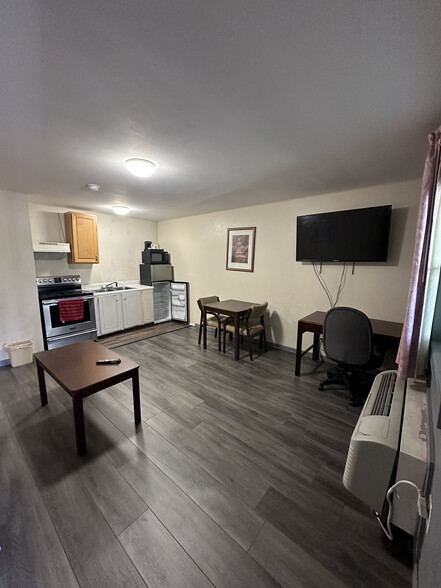 721 State Route 54 E, Clinton, IL for sale - Interior Photo - Image 3 of 23