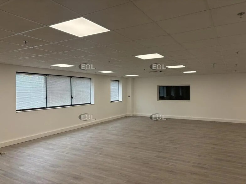 Industrial in Goussainville for lease - Interior Photo - Image 3 of 7