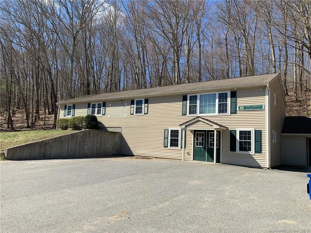 213 Pomfret St, Putnam, CT 06260