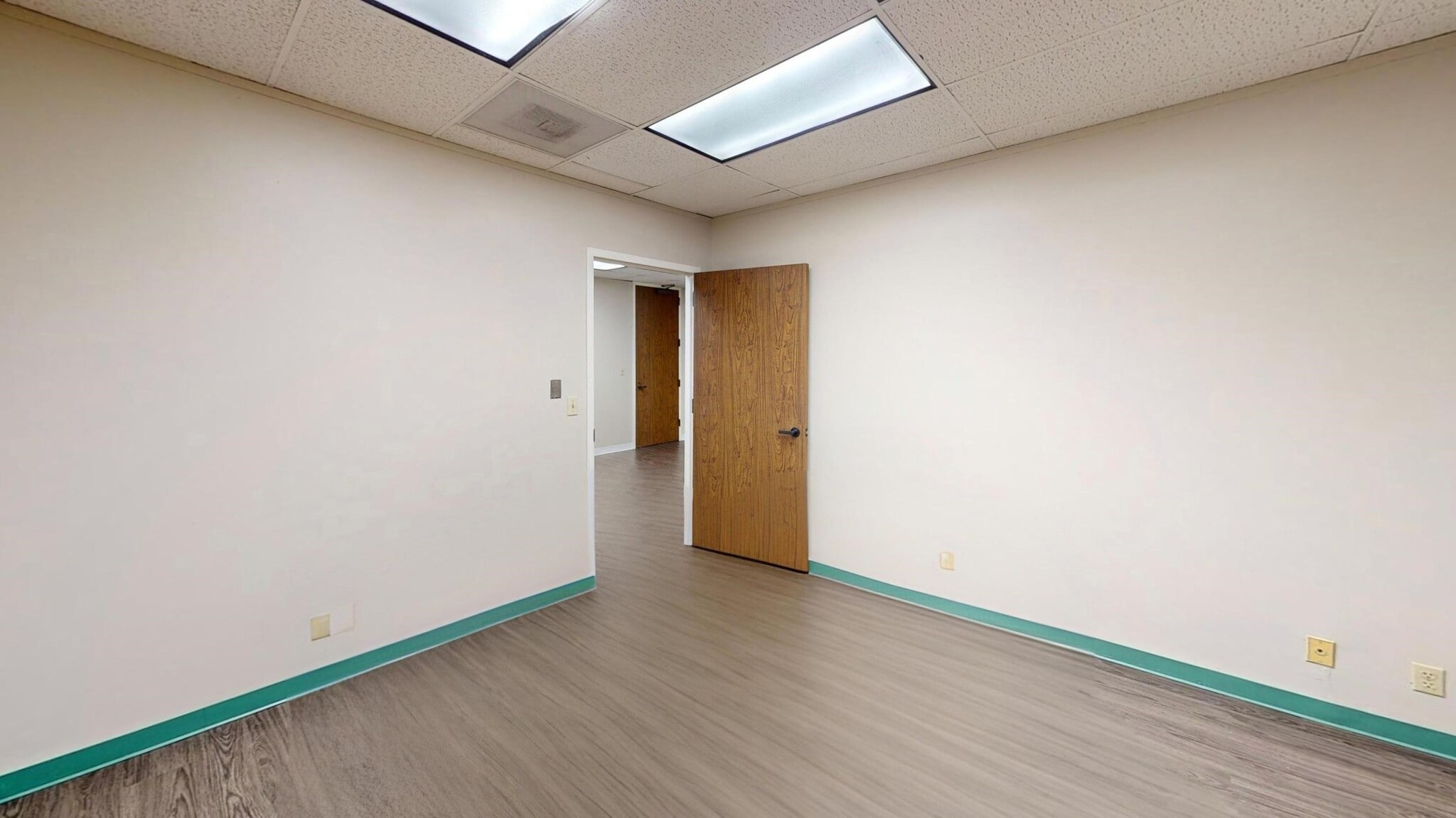 6800 Park Ten Blvd, San Antonio, TX for lease Interior Photo- Image 1 of 7