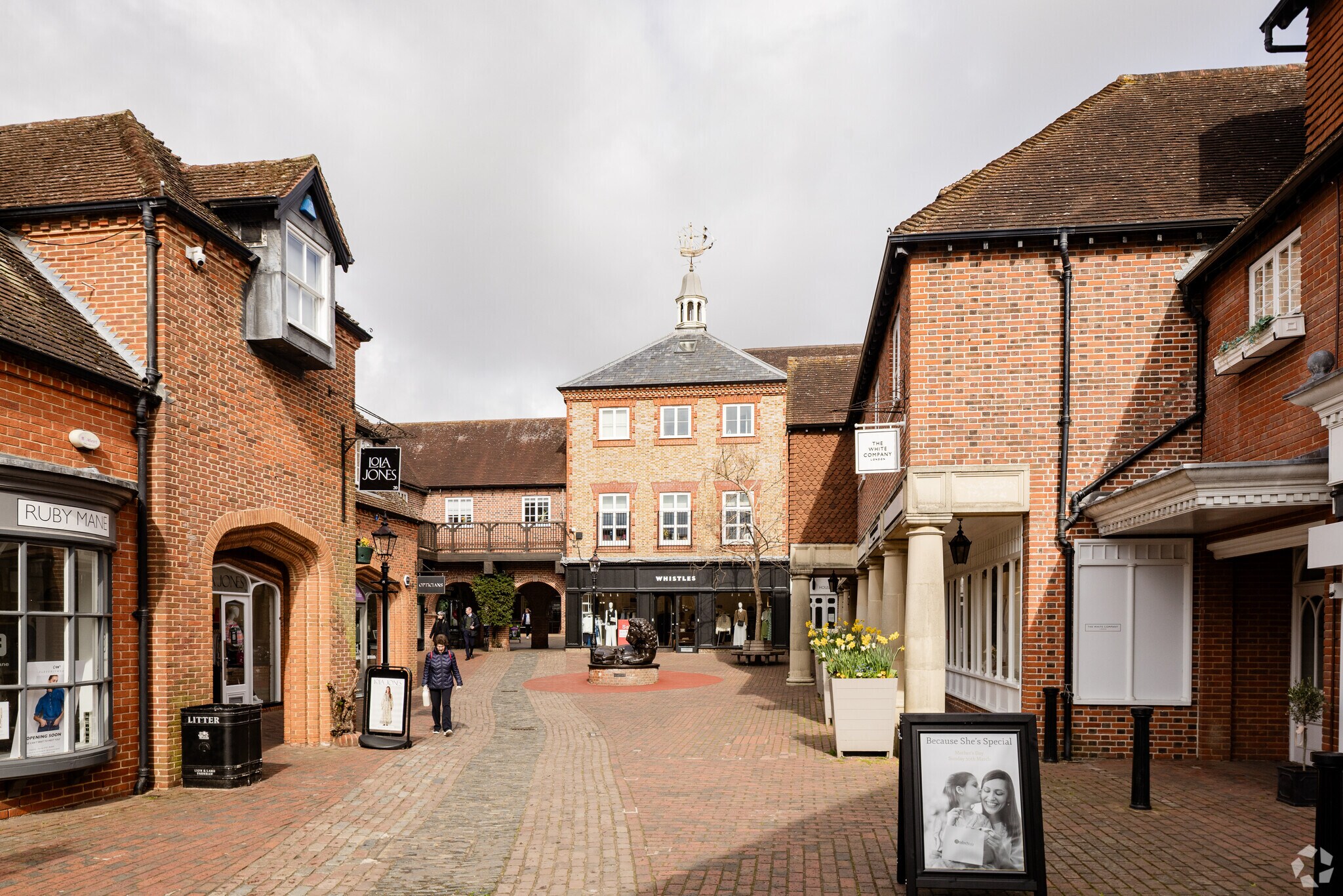 Lion And Lamb Yard, Farnham for sale Primary Photo- Image 1 of 1