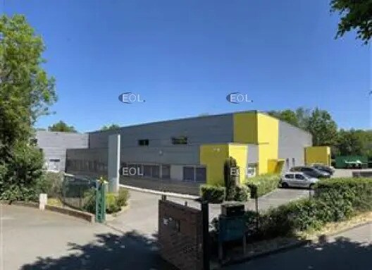 Industrial in Trappes for lease Building Photo- Image 1 of 8