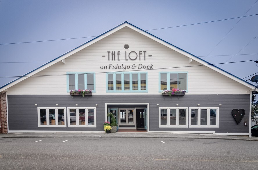 715 SE Fidalgo Ave, Oak Harbor, WA for sale - Building Photo - Image 1 of 1