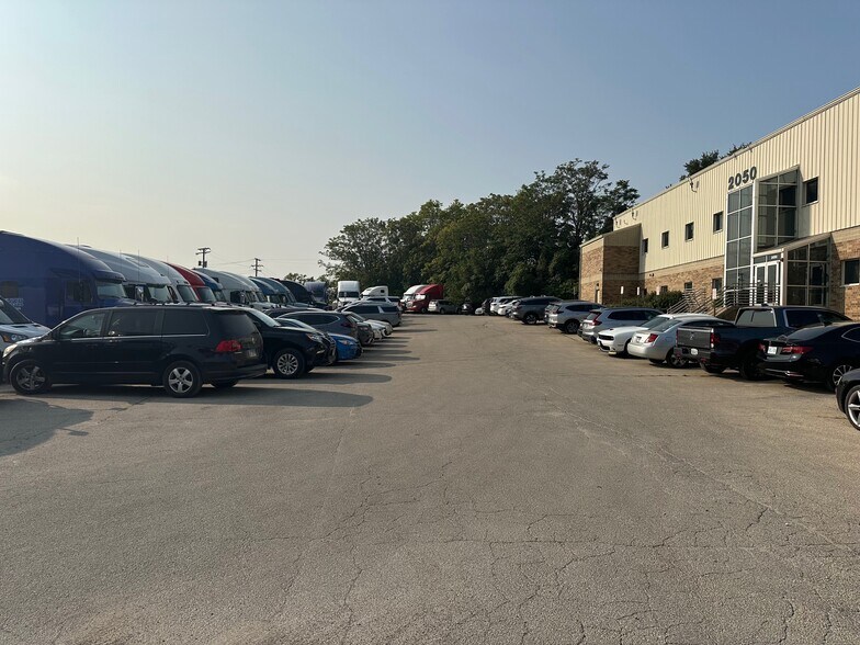 2050 N Broadway St, Crest Hill, IL for sale - Building Photo - Image 1 of 1