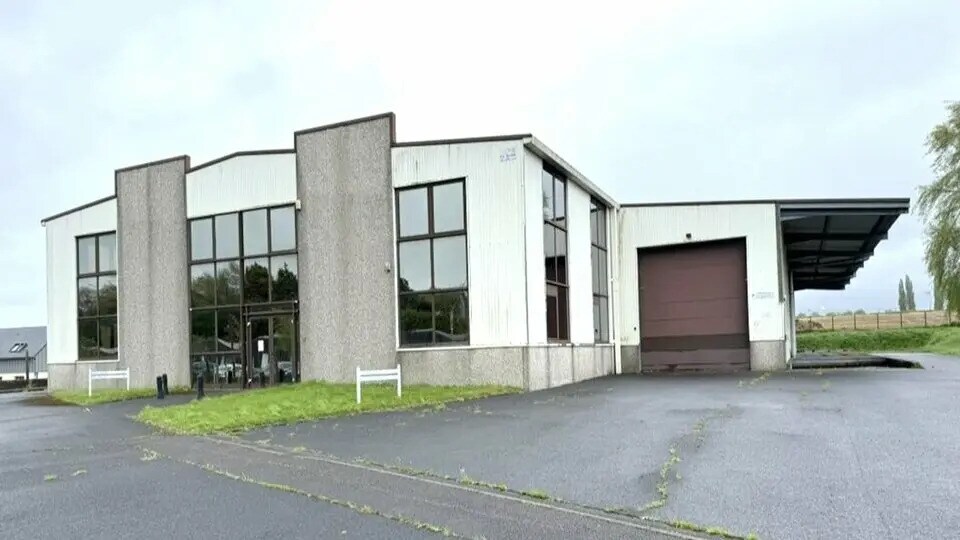 Flex in Woincourt for sale Building Photo- Image 1 of 9