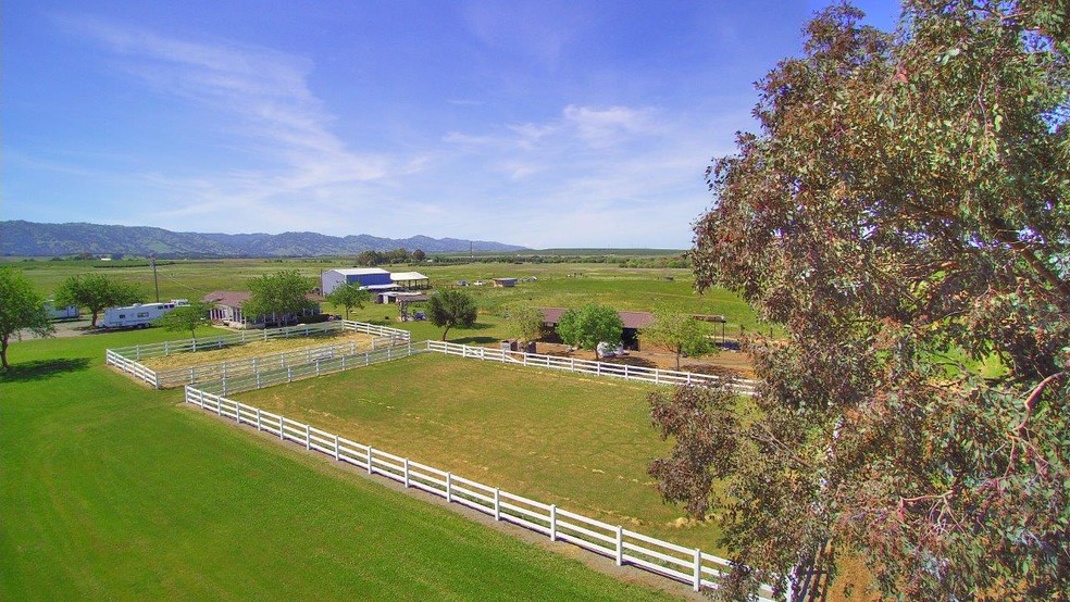 401 Moody Slough Rd, Winters, CA for sale - Primary Photo - Image 1 of 1