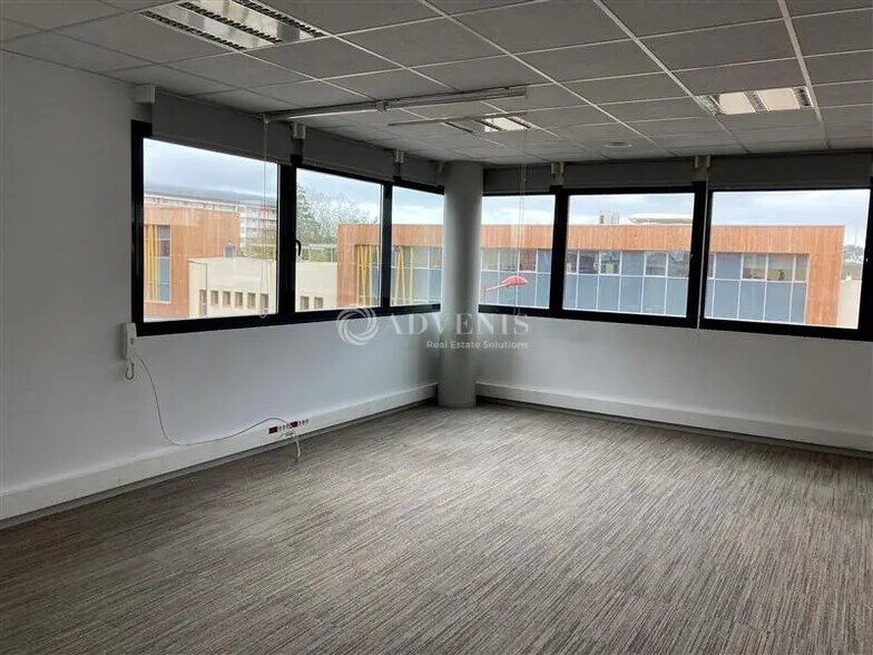 Office in Le Mans for sale - Interior Photo - Image 2 of 6