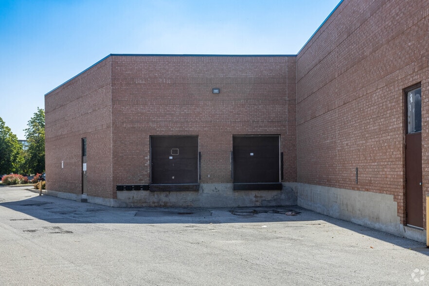 3155 Pepper Mill Ct, Mississauga, ON for lease - Building Photo - Image 2 of 2