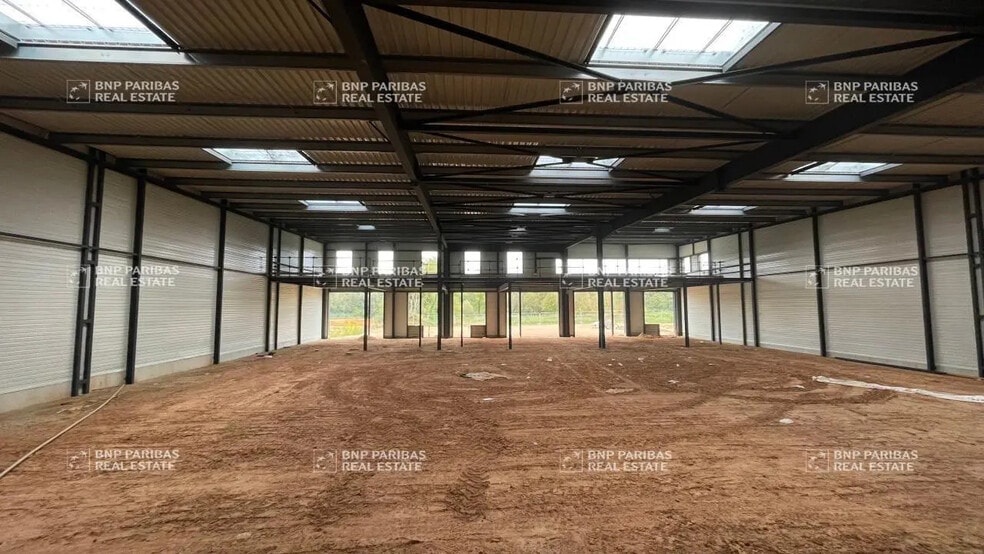 Flex in Plaisir for sale - Building Photo - Image 3 of 6