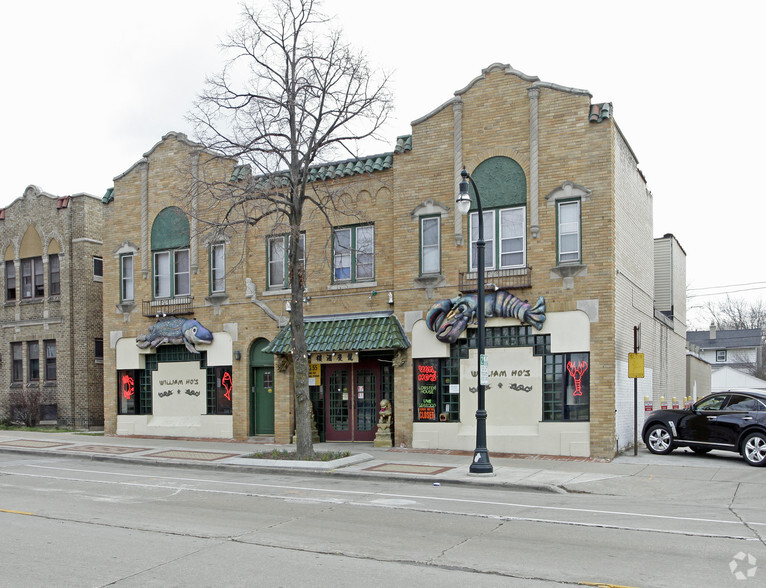 3524 N Oakland Ave, Milwaukee, WI for lease - Primary Photo - Image 1 of 2