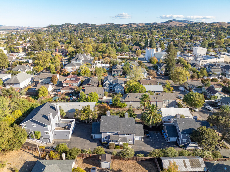 418-422 Upham St, Petaluma, CA for sale - Building Photo - Image 1 of 1