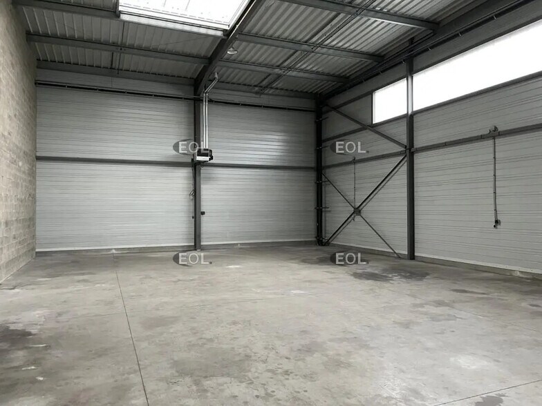 Flex in FRÉPILLON for lease - Building Photo - Image 3 of 9