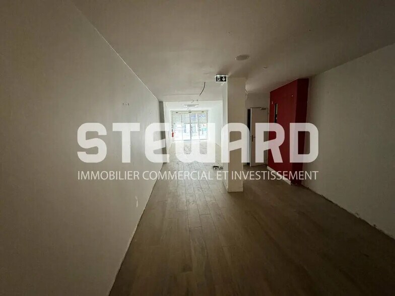 Retail in Lille for lease - Interior Photo - Image 3 of 15