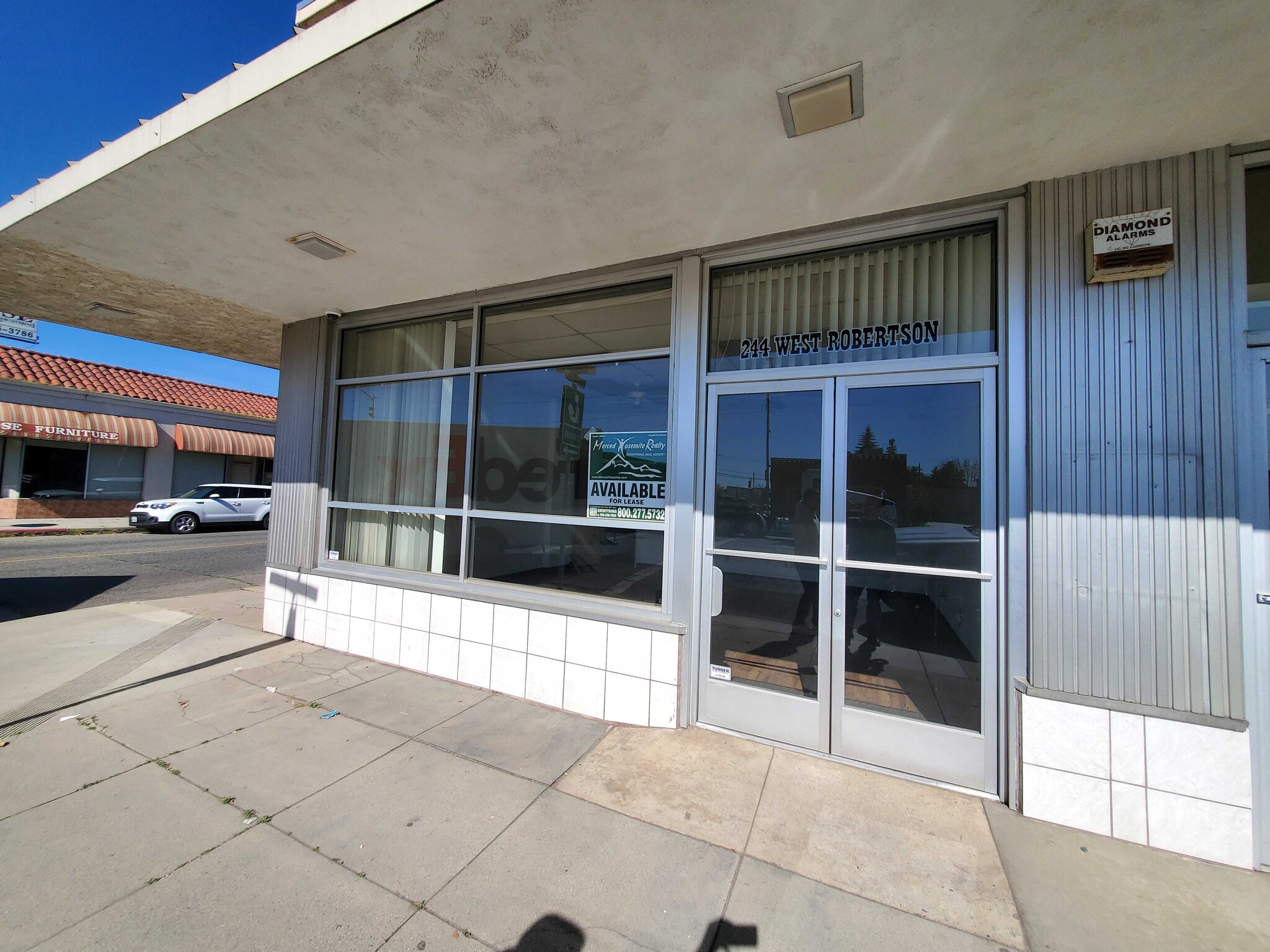 236-244 Robertson Blvd, Chowchilla, CA for lease Building Photo- Image 1 of 15