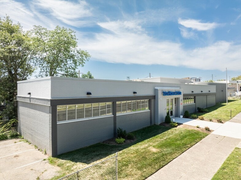 520 W Roosevelt Blvd, Philadelphia, PA for sale - Building Photo - Image 1 of 64